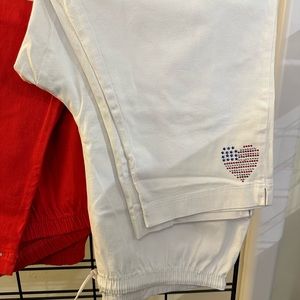 Quacker Factory red and white capri pants size 3 x